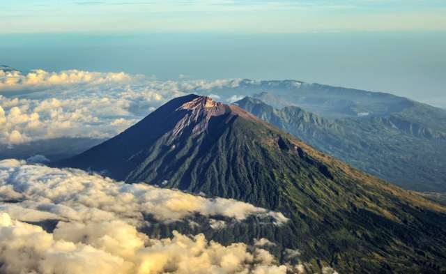 Paket Pendakian Gunung Agung 2023-2024 | Guide Gunung Agung dan Tips pendakian.