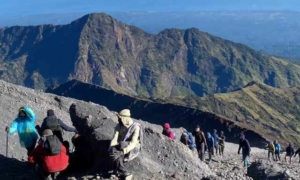 Daftar Agen Private Trip Gunung Rinjani, Siap Temani Pendakianmu ke Atap Pulau Lombok