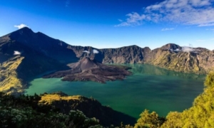 Gunung Rinjani: Pendakian Spektakuler dengan Harga Tiket yang Terjangkau